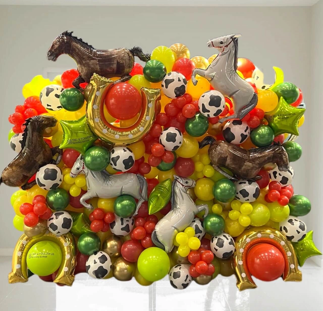 Deluxe Balloon Wall